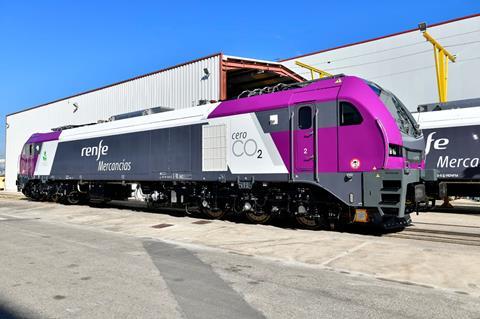 Renfe Stadler Euro6000 locomotive (5)