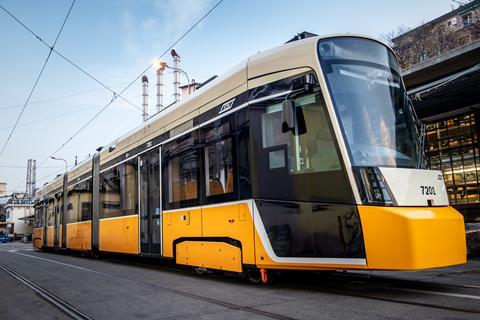 Milano Stadler Tramlink tram (3)
