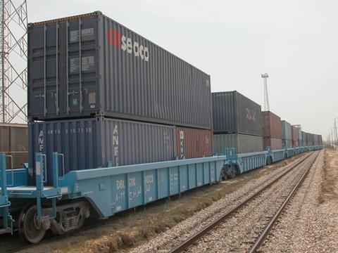 tn_sa-sro-wagons-doublestack_02.jpg