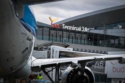 Budapest airport link announcement (image Janos Lazar)