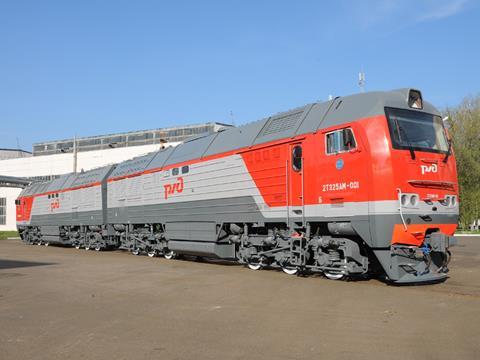 Transmashholding 2TE25AM locomotive with MTU Series 4000 engines.
