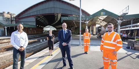 gb-Bristol Temple Meads - roof signing on Platform 3