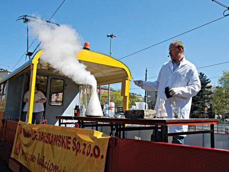 tn_pl-warzsawa-tram-chemistry.jpg