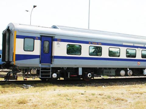 tn_in-rcf-kapurthala-stainlesssteel-coach.jpg