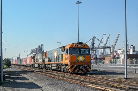 au-melbourne-port-intermodal-JK