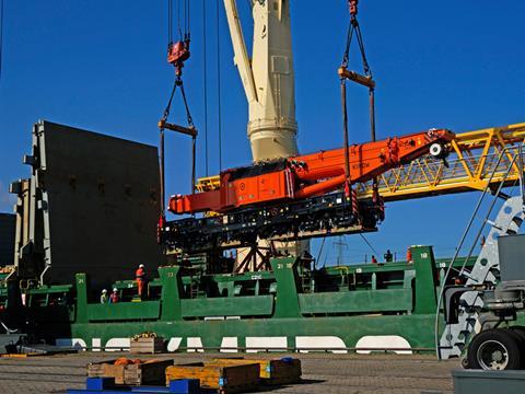 Kirow crane being loaded onto the ship Rickmers Singapore in Hamburg.