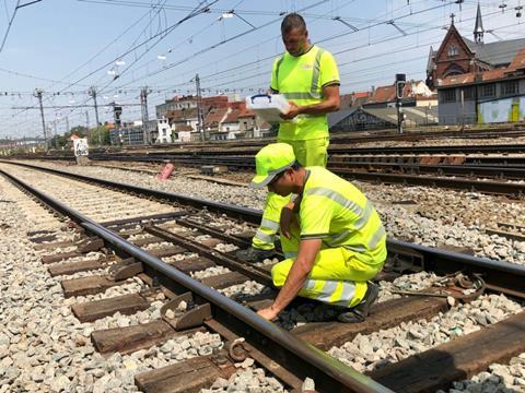 tn_be-infrabel-trackworkers-heatwave-190725.jpg