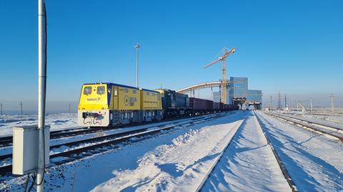 Vollert DER 300 twin-section robot shunting machine at Bogatyr mine (3)