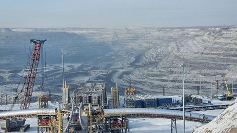 Vollert DER 300 twin-section robot shunting machine at Bogatyr mine (4)