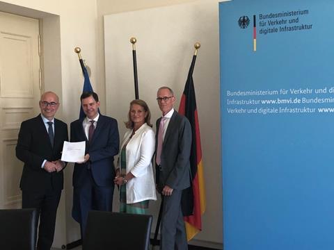 The Monopolies Commission report on rail competition was presented to State Secretary Michael Güntner at the federal Ministry of Transport & Digital Infrastructure on July 25.