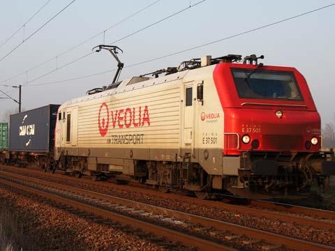 tn_fr-veolia-freight-loco-container.jpg