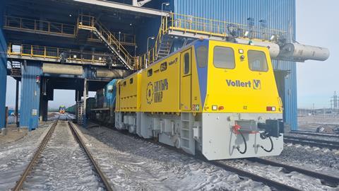 Vollert DER 300 twin-section robot shunting machine at Bogatyr mine (2)