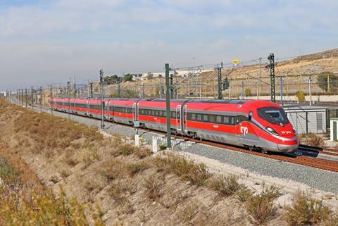 es-Iryo-preview-train-(5)