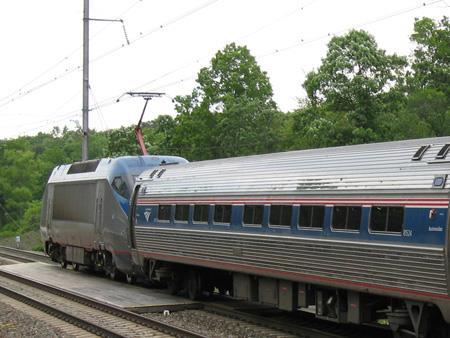 tn_us-amtrak-electric-train.jpg