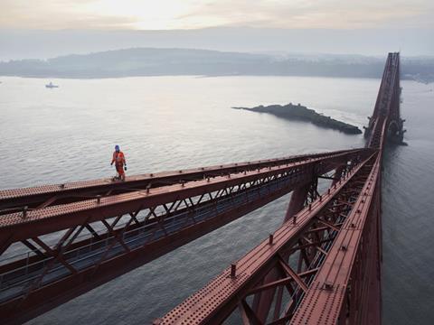 Maintenance work on the Forth Bridge (Photo: Network Rail).