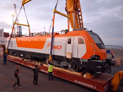 Prima II being unloaded (Photo: Alstom/R Lolley Toma).