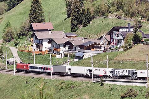 Rolling motorway service (Photo: ÖBB).