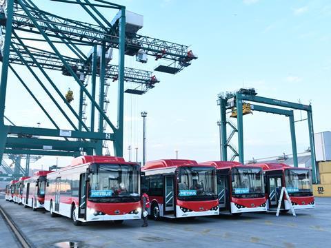 The first 100 of 183 K9FE battery buses that BYD is supplying to operate in Santiago arrived at the port of San Antonio on July 31.