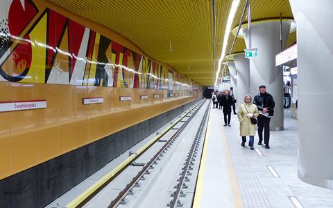 Gülermak has awarded Edilon Sedra a contract to supply 20 track-km of its Corkelast Embedded Block System ballastless track for the eastern and western extensions of Warszawa metro Line 2.