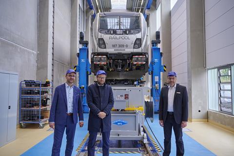 RAILPOOL Lokservice Billbrook Workshop Opening Torsten Lehnert Senator Tjarks Christoph Engel Reprofiling Machine