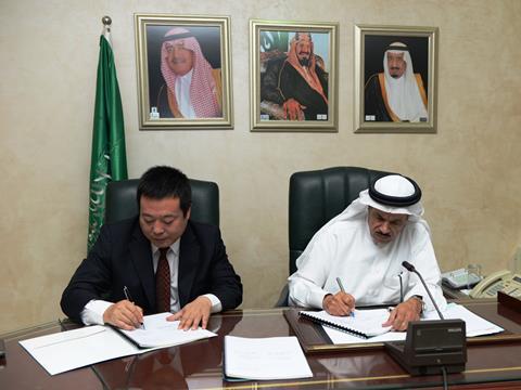 President of Saudi Railways Organization Mohamed Khaled al Suwaiket signed the contract with China Railway Construction Corp.
