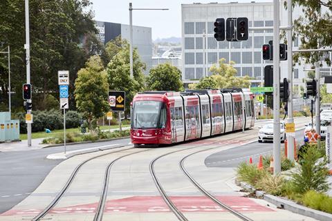 Light rail vehicle arriving at Westmead (1)