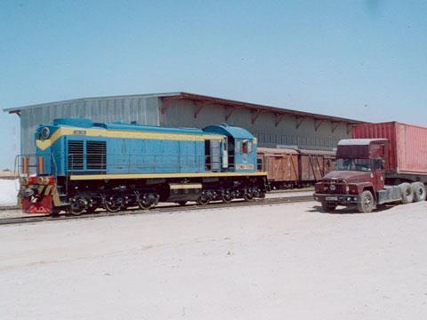 Uzbek Railways locomotive at Hayratan (Photo: David Brice).