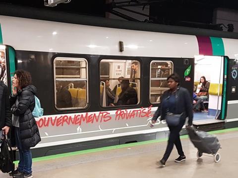tn_fr-SNCF-privatisation-graffiti-NK.jpg