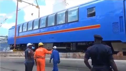 Kiha 183 cars arrive photo gov of DR Congo (2)