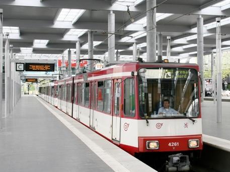 tn_de-dusseldorf_light_rail.jpg