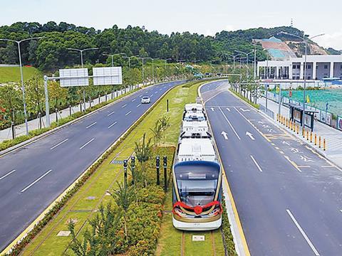 tn_cn-Shenzhen_Longhua_tram.jpg