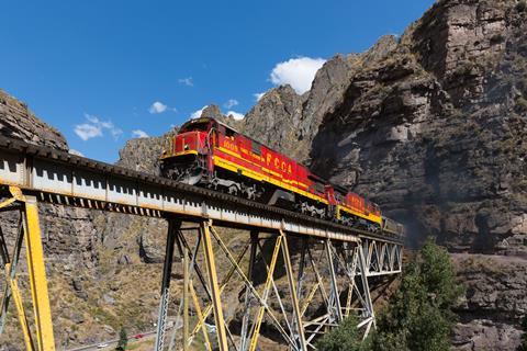 Ferrocarril Central Andino GE C30-7
