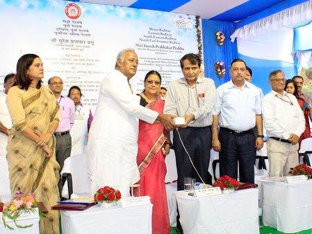 tn_in-kolkata_metro_airport_extension_groundbreaking.jpg