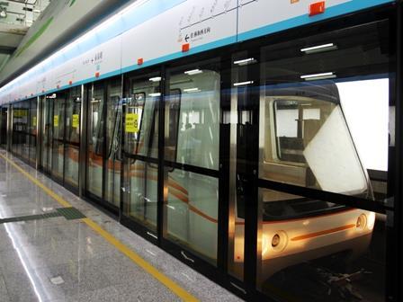 Guangzhou Metro automated peoplemover.