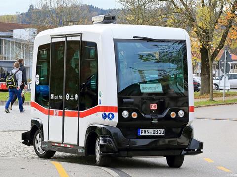 DB has launched a driverless electric road shuttle in Bad Birnbach in Bayern.