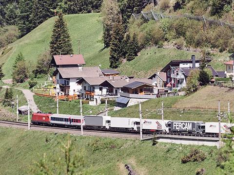 Rolling motorway services are to be massively expanded in a bid to switch more traffic from road to rail on the Brenner corridor (Photo: ÖBB).