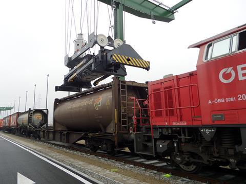 Rail Cargo Austria has begun test running at the Wien Süd freight terminal.