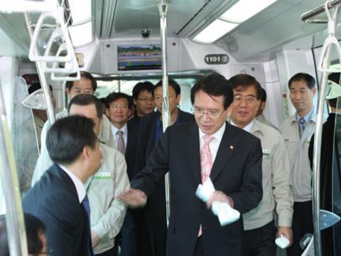 tn_kr-busan-gimhae-metro-unveiling.jpg