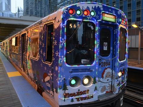 tn_us-chicago_christmas_train.jpg