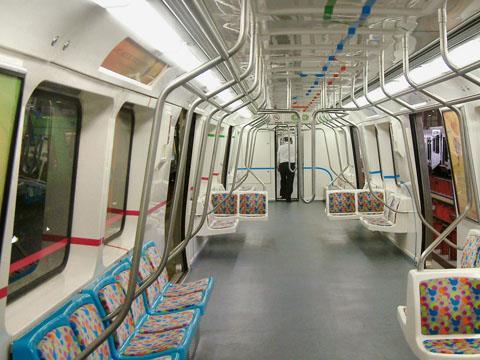 tn_br-rio-metro-train-interior_01.jpg