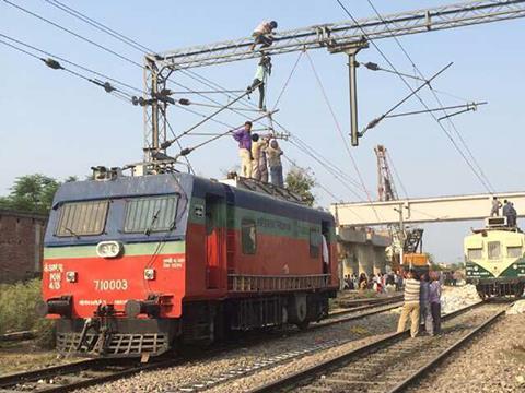 tn_in-yelahanka-electrification-wiring-train2.jpg