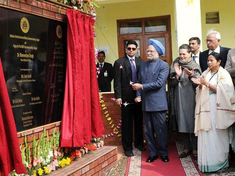 Prime Minister Dr Manmohan Singh at Anantnag on October 28.