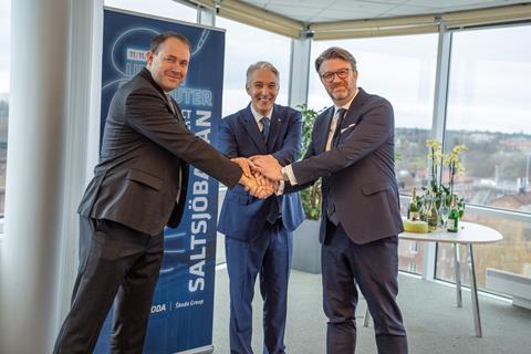 Stockholm Saltsjobanan Skoda X25 train (3)