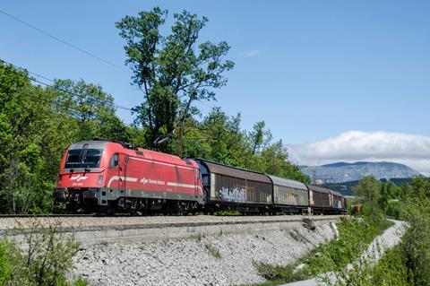 SŽ-Tovorni Promet freight train (Photo: Toma Bacic)