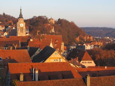 Hohenzollerische Landesbahn will continue to operate Zollernbahn local services from Tübingen.