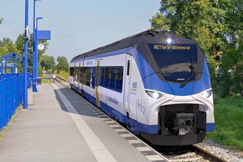 Impression of Siemens Mobility Mireo Plus H hydrogen train for NEB's Heidekrautbahn at station