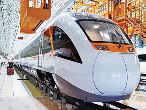 An electric trainset equipped with an onboard battery for use on non-electrified lines is on test in Inner Mongolia.