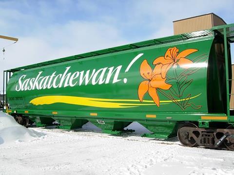 Three short lines in Saskatchewan have agreed to purchase Saskatchewan Grain Car Corp’s fleet of 898 hopper wagons.