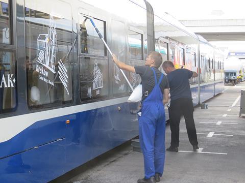 tn_innotrans2016-pesa-krakow-wash.jpg