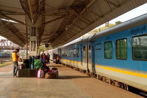 Indian Railways Agra Cantonment station (Photo: Michael Lashley/Pixabay)